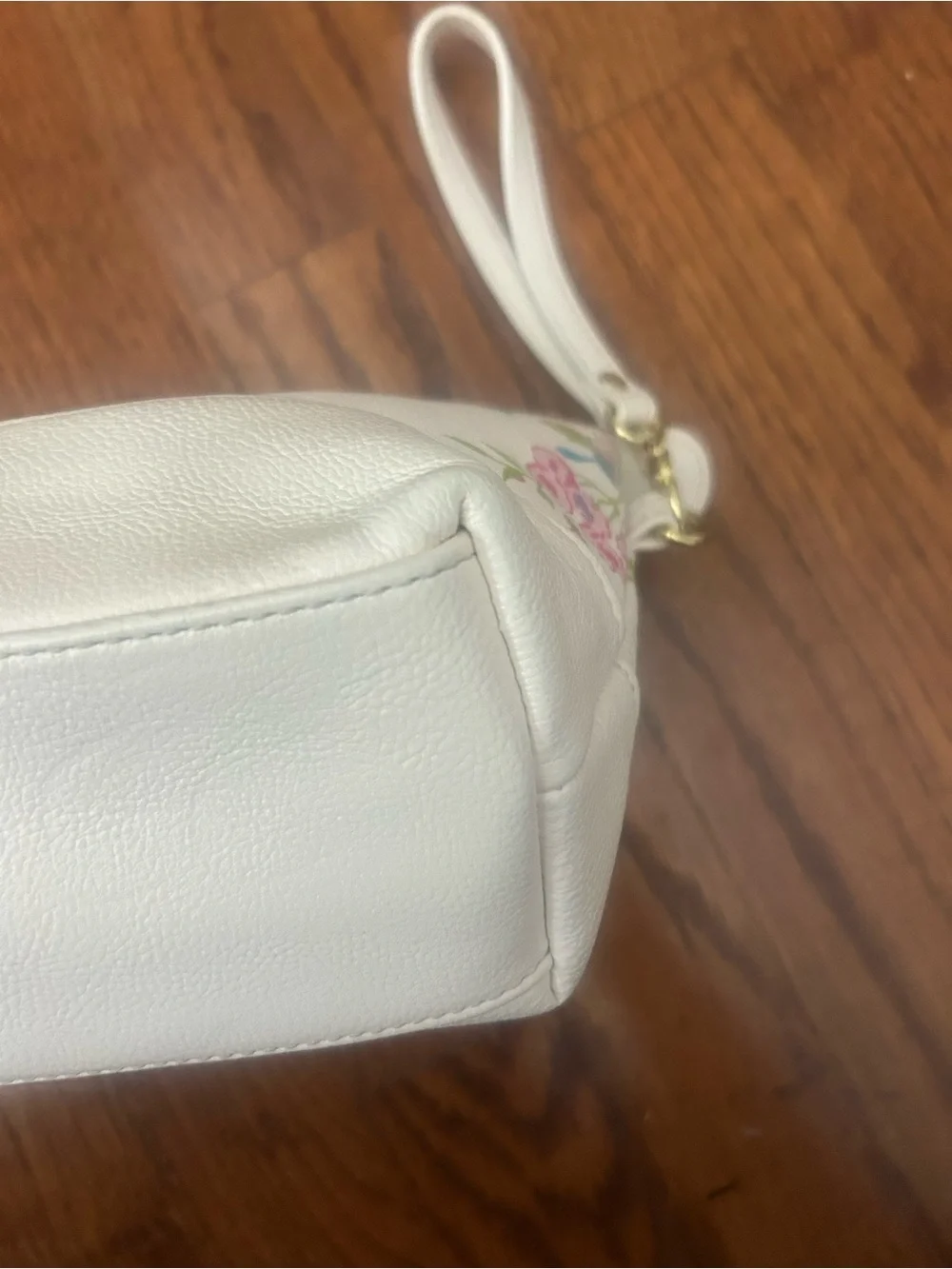 Betsey Johnson NWOT White Floral Wristlet/Cosmetic Bag